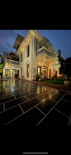 5 BHK + Pooja Room,Servant Room,Study Room,Extra Room Villa For Sale in Eros Rosewood City