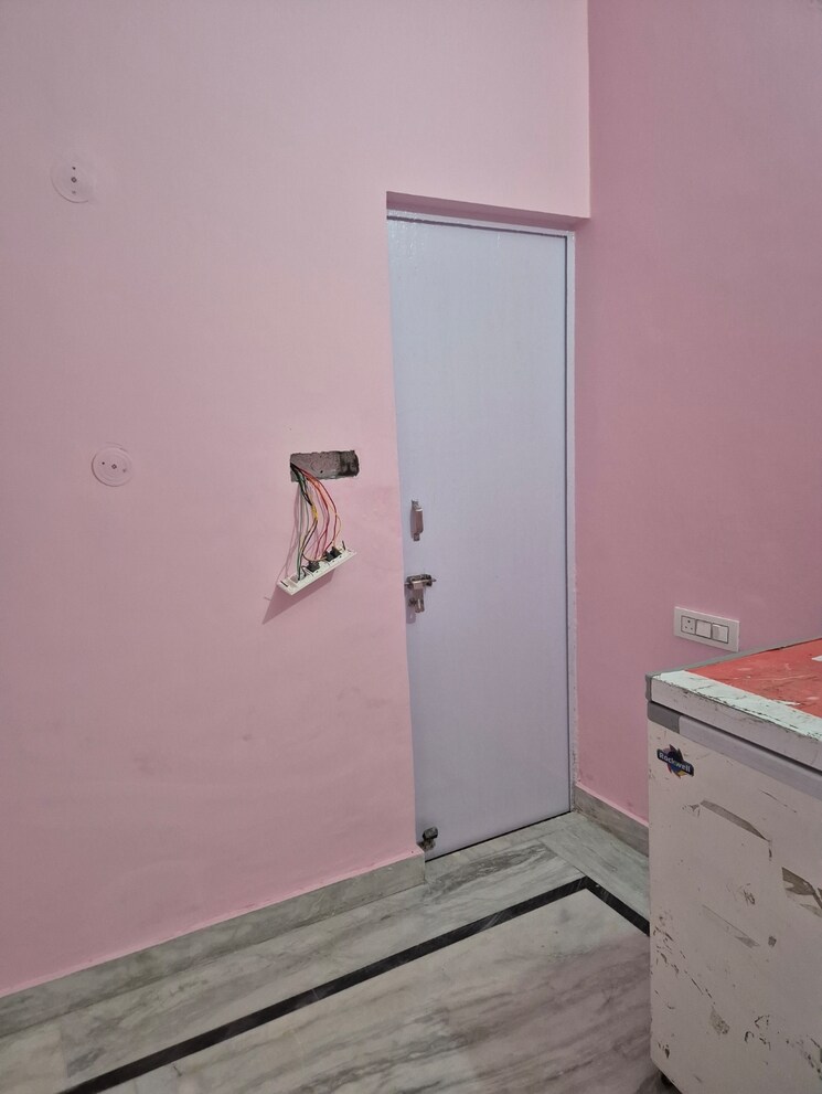 Other, gms road 2 Bedroom 100 Sq.Mt. Builder Floor In Gms Road Dehradun 9260993