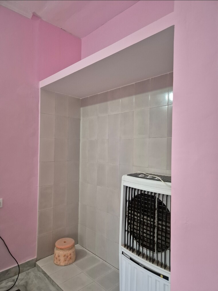 Other, gms road 2 Bedroom 100 Sq.Mt. Builder Floor In Gms Road Dehradun 9260993