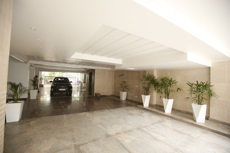  Parking, dlf-cyber-city 1 Bedroom 600 Sq.Ft. Apartment In Sector 24 Gurgaon 9260996