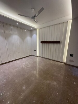 Room in 4 BHK Builder Floor at Greater Kailash – for Rent