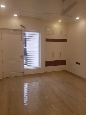 Bedroom in 4 BHK Builder Floor at Sector 85 – for Sale