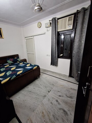 Bedroom in 2 BHK Builder Floor at Govindpuri – for Rent