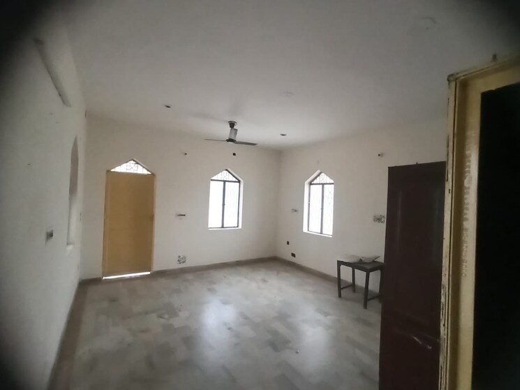 Room, sector 3 5 Bedroom 540 Sq.Ft. Independent House In Sector 3 Faridabad 9261020