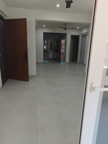 Room in 2 BHK Apartment at Chandigarh Hollywood Heights 1, Lohgarh – for Rent