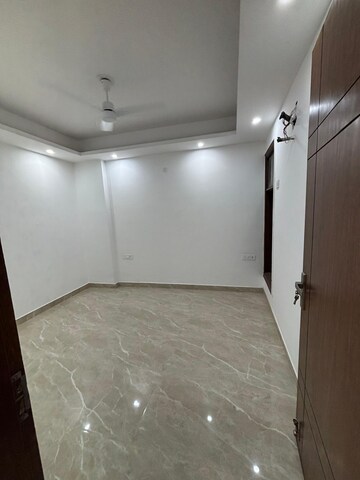 Room in 3 BHK Builder Floor at Saket – for Sale