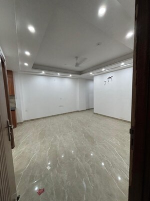 Room in 3 BHK Builder Floor at Saket – for Sale