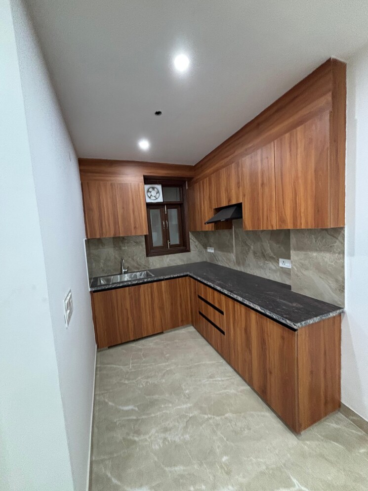 Kitchen, saket 3 Bedroom 1350 Sq.Ft. Builder Floor In Saket Delhi 9261037