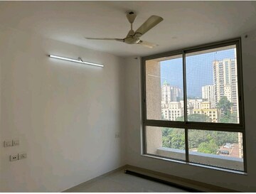 Room in 1 BHK Apartment at Hiranandani The Walk, Ghodbunder Road – for Rent