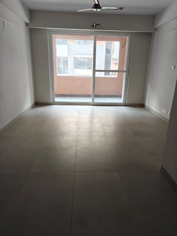 Room in 3 BHK Apartment at Mona Greens, Ghazipur – for Rent