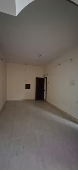 Room in 2.5 BHK Independent House at Sector 10 – for Rent