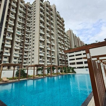 Swimming Pool in 1 BHK Apartment at VTP Beaumonde, Awhalwadi – for Sale