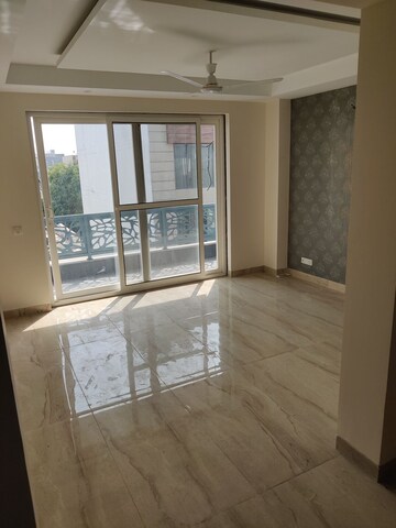Room in 3 BHK Apartment at Godrej Meridien, Sector 106 – for Rent