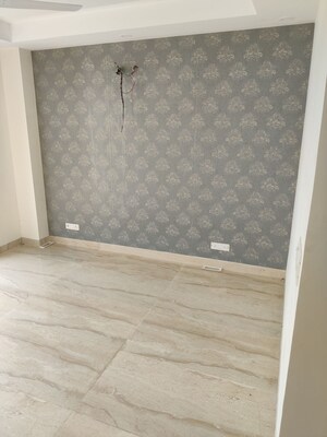 Room in 3 BHK Apartment at Godrej Meridien, Sector 106 – for Rent