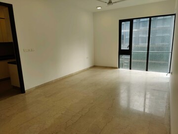 Room in 2 BHK Apartment at Lodha The Park, Worli – for Rent