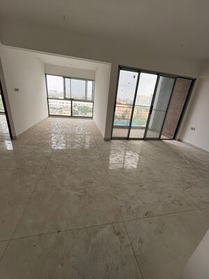 Room in 2 BHK Apartment at Pushpak Nagar – for Sale