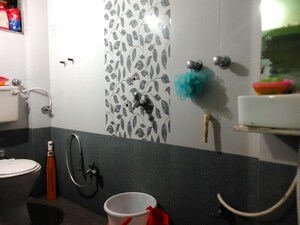 Bathroom in 1 RK Builder Floor at Airoli Sector 4 – for Rent