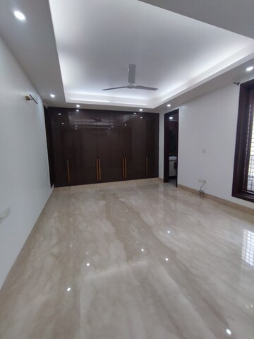 Room in 4 BHK Builder Floor at Geetanjali Enclave – for Sale