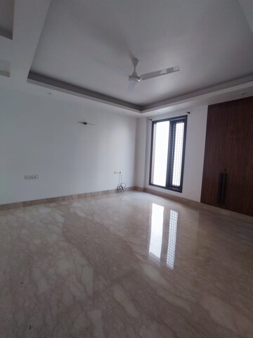Room in 4 BHK Builder Floor at Geetanjali Enclave – for Sale