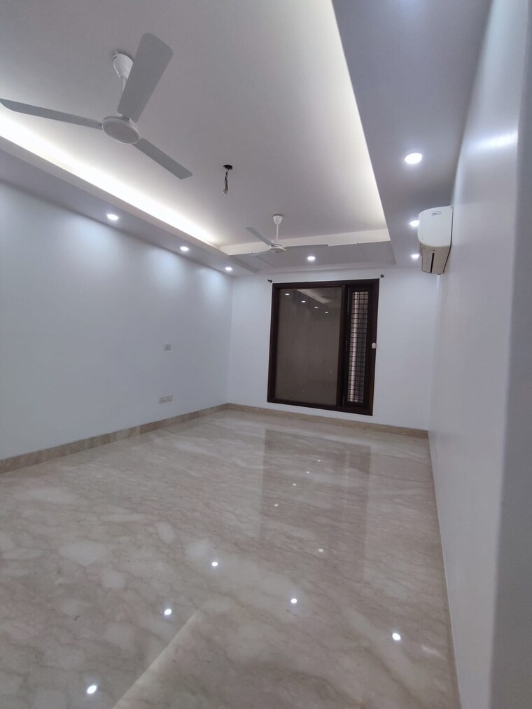 Room, geetanjali enclave 4 Bedroom 3060 Sq.Ft. Builder Floor In Geetanjali Enclave Delhi 9261117