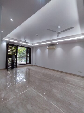 Room in 4 BHK Builder Floor at Geetanjali Enclave – for Sale