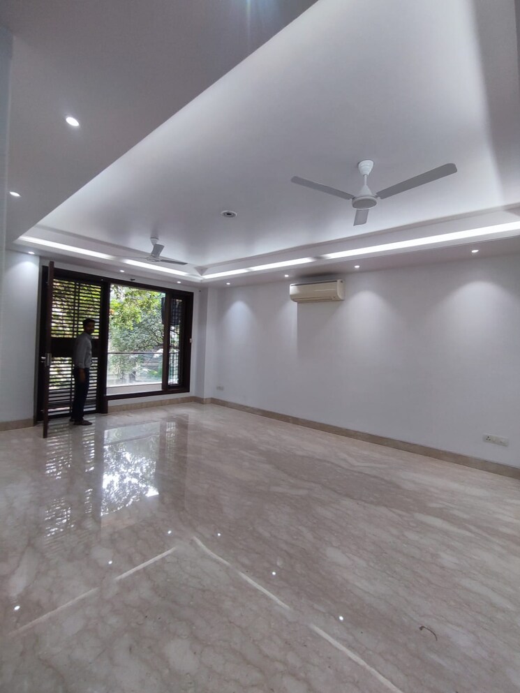 Room, geetanjali enclave 4 Bedroom 3060 Sq.Ft. Builder Floor In Geetanjali Enclave Delhi 9261117