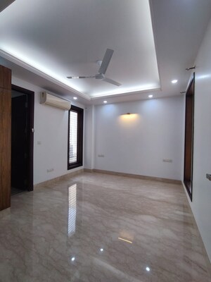 Room in 4 BHK Builder Floor at Geetanjali Enclave – for Sale