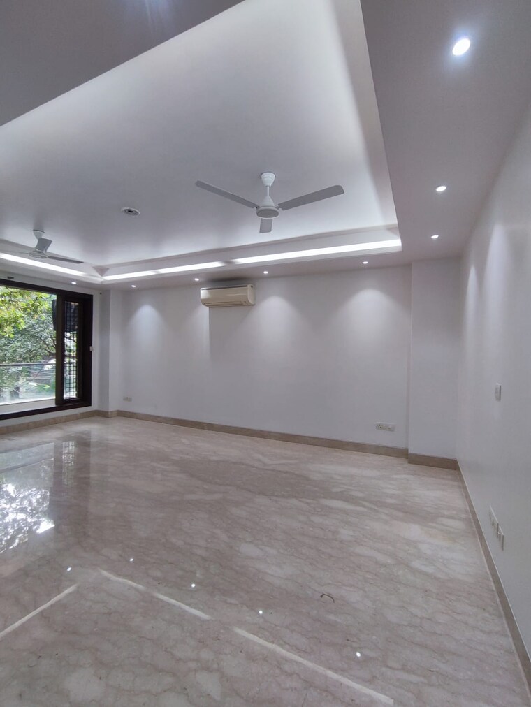 Room, geetanjali enclave 4 Bedroom 3060 Sq.Ft. Builder Floor In Geetanjali Enclave Delhi 9261117