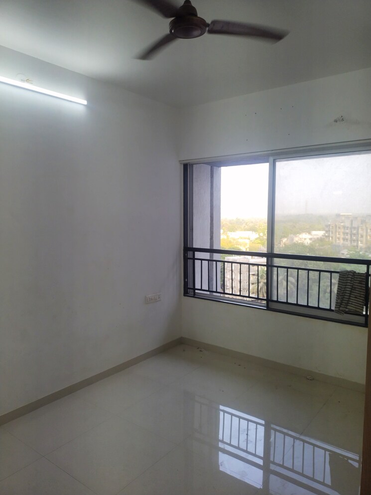 Room, ghatkopar east 1.5 Bedroom 518 Sq.Ft. Apartment In Ghatkopar East Mumbai 9261112