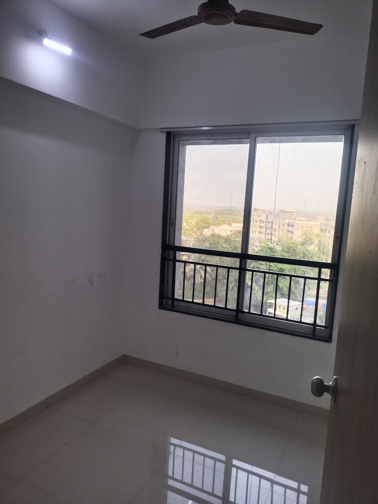 Room, ghatkopar east 1.5 Bedroom 518 Sq.Ft. Apartment In Ghatkopar East Mumbai 9261112