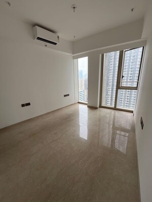 Room in 2 BHK Apartment at Lodha The Park, Worli – for Rent