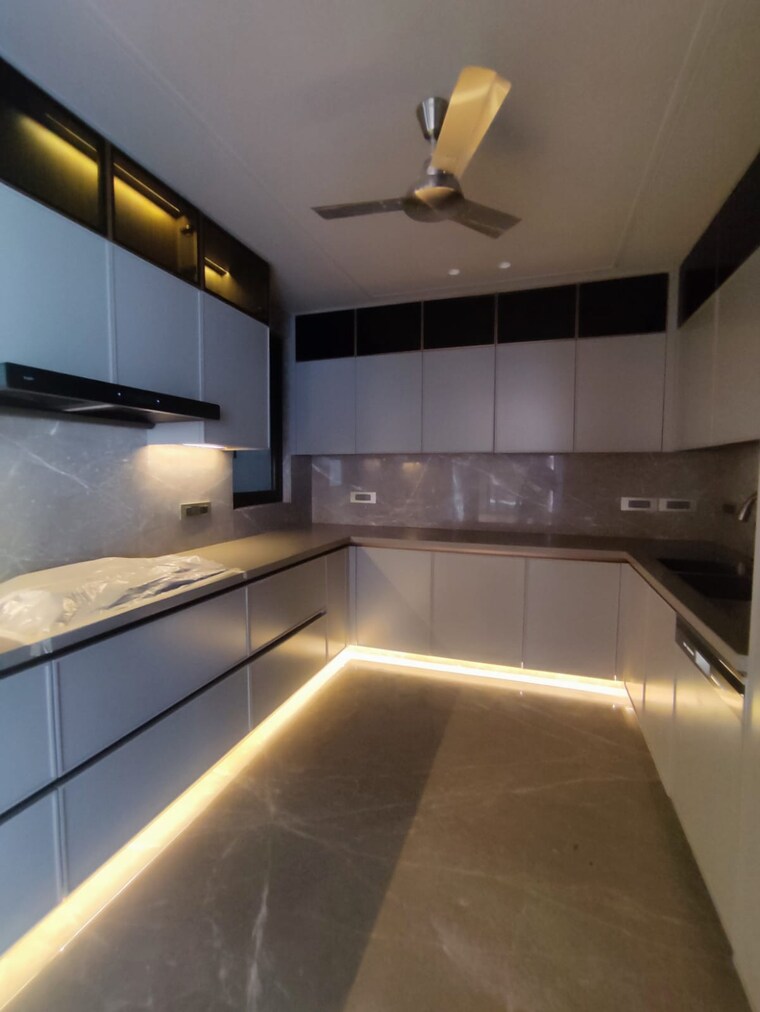 Kitchen, geetanjali enclave 4 Bedroom 3060 Sq.Ft. Builder Floor In Geetanjali Enclave Delhi 9261138