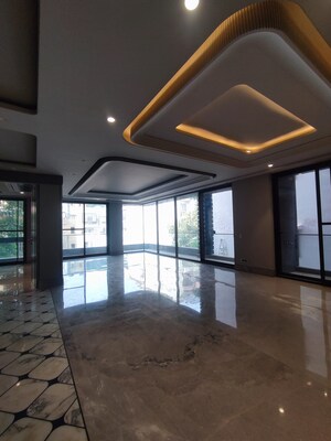 Room in 4 BHK Builder Floor at Geetanjali Enclave – for Sale