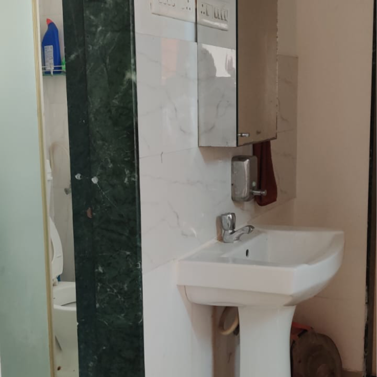 Bathroom, raj-heramba-venkatesh-imperia 1 Bedroom 565 Sq.Ft. Apartment In Punawale Pune 9261146