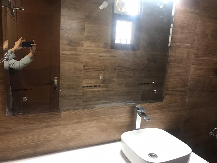 Bathroom, ardee-city 2 Bedroom 1650 Sq.Ft. Builder Floor In Sector 52 Gurgaon 9261149