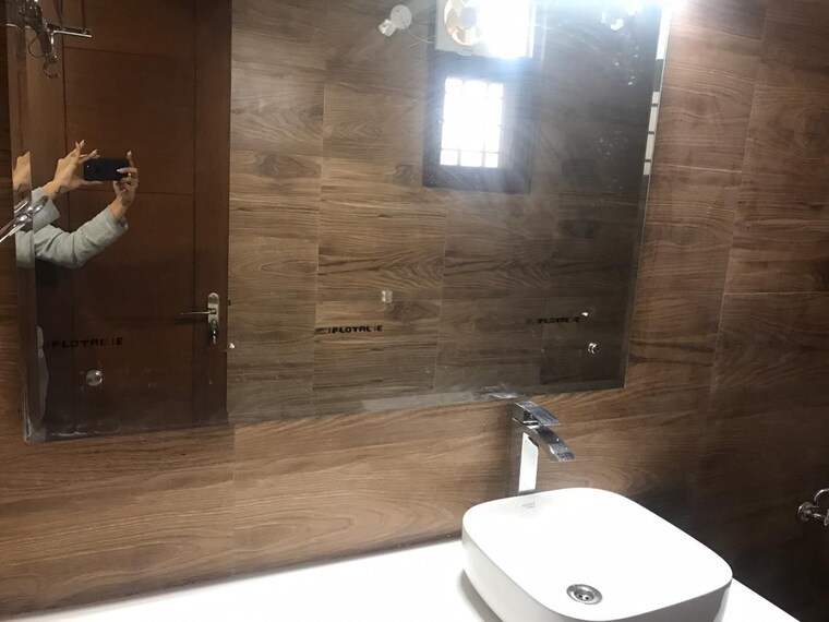 Bathroom, ardee-city 2 Bedroom 1650 Sq.Ft. Builder Floor In Sector 52 Gurgaon 9261149