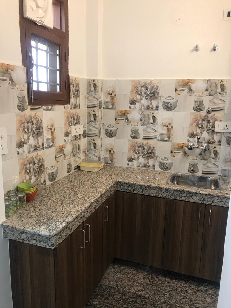 Kitchen, ardee-city 2 Bedroom 1650 Sq.Ft. Builder Floor In Sector 52 Gurgaon 9261149