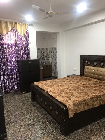 Bedroom in 2 BHK Builder Floor at Ardee City, Sector 52 – for Rent