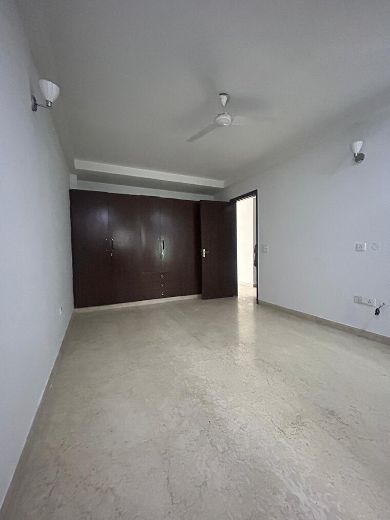 Room, saket 3 Bedroom 1800 Sq.Ft. Builder Floor In Saket Delhi 9261161