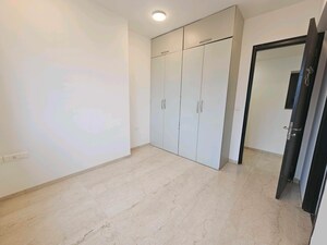 Room in 2 BHK Apartment at Lodha The Park, Worli – for Rent