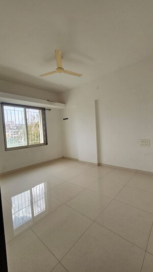 Room in 2 BHK Apartment at Pate Swayamprabha, Kothrud – for Rent