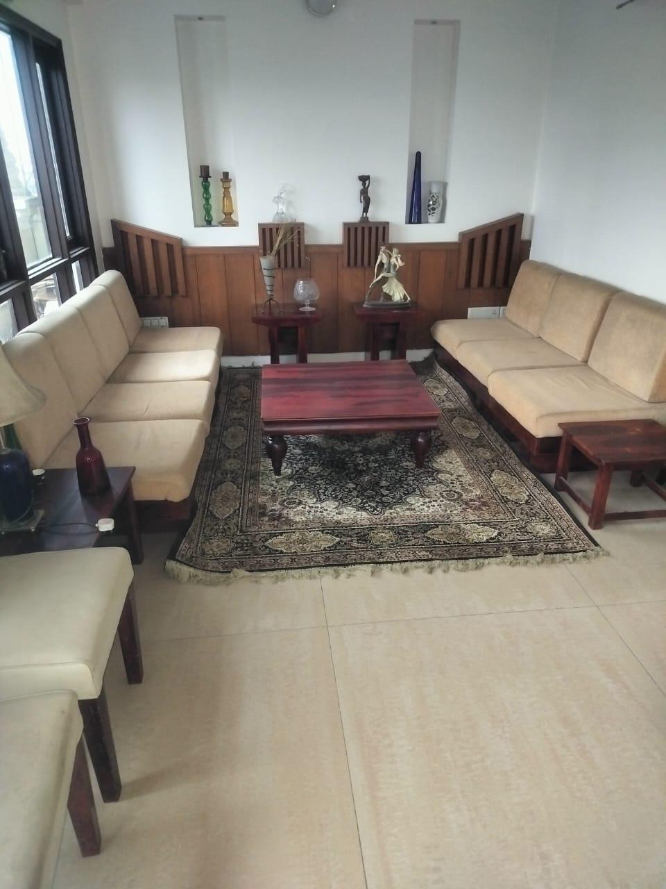 3 BHK Apartment For Rent in Lic Flats