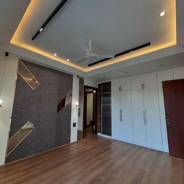 Room in 4 BHK Builder Floor at Sector 85 – for Sale