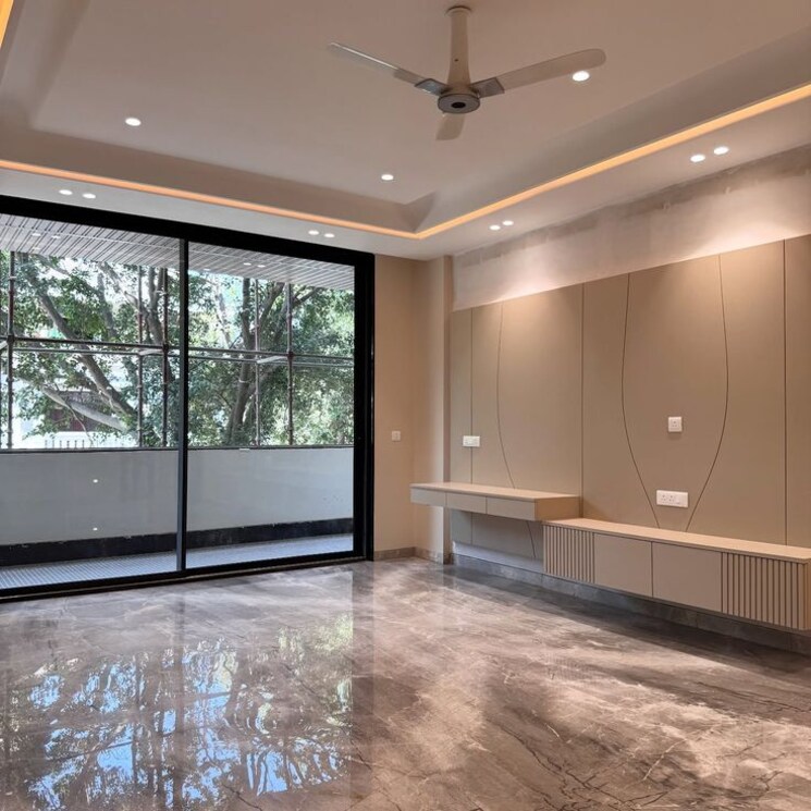 Room, sector 85 4 Bedroom 3375 Sq.Ft. Builder Floor In Sector 85 Faridabad 9261238