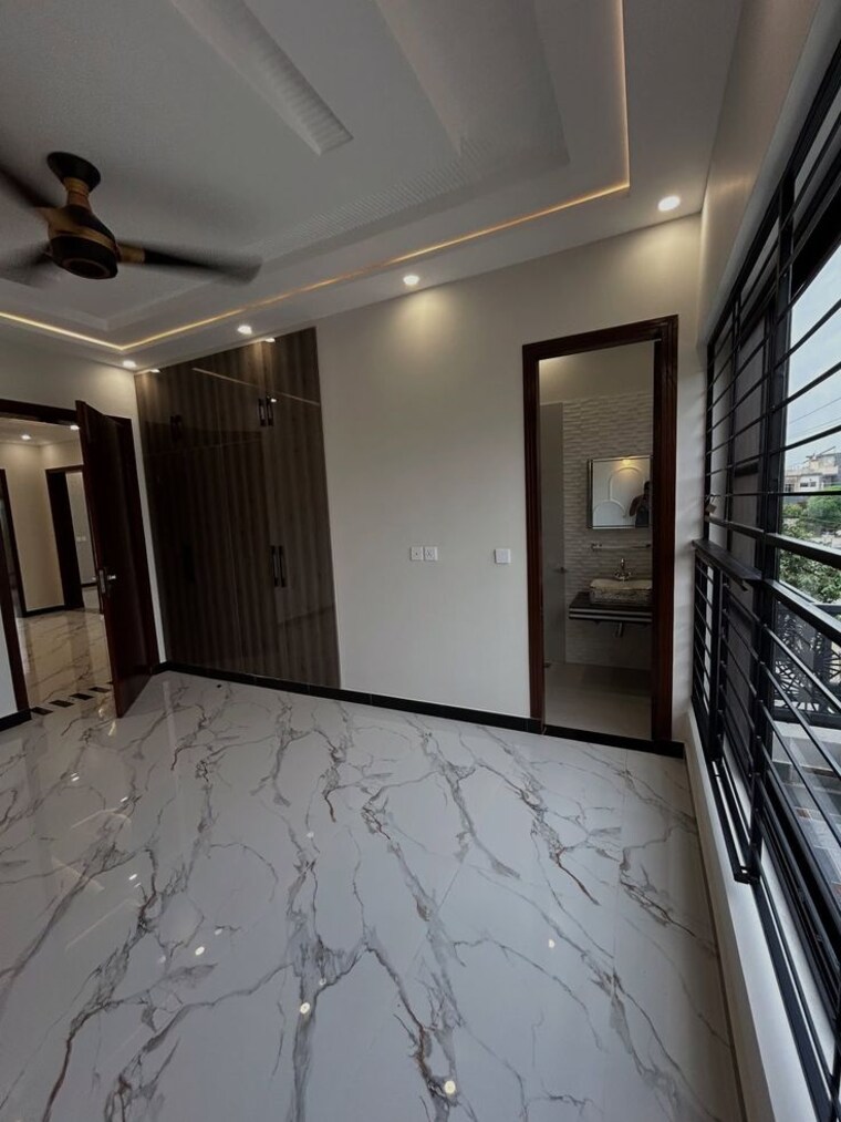 Bedroom, sector 85 4 Bedroom 3370 Sq.Ft. Builder Floor In Sector 85 Faridabad 9261245