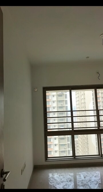 Room in 1 BHK Apartment at Hiranandani Regent Hill, Powai – for Rent