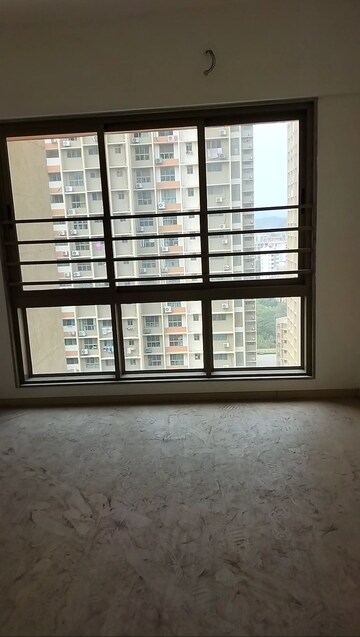 Room in 1 BHK Apartment at Hiranandani Regent Hill, Powai – for Rent