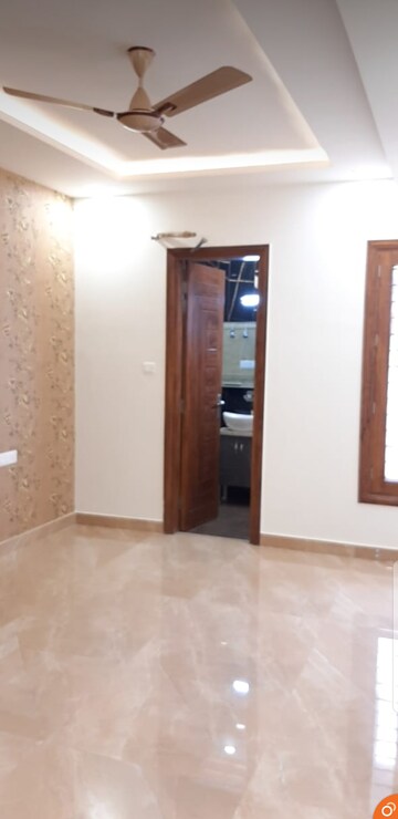 Room in 4 BHK Builder Floor at TDI The Grand Retreat, Sector 88 – for Sale