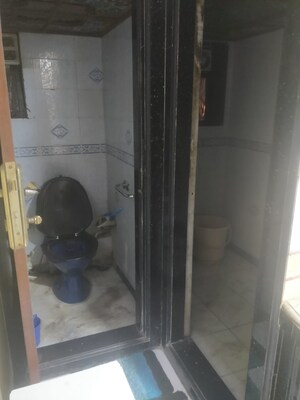 Bathroom in 3 BHK Apartment at Dhabholkar Wadi – for Sale