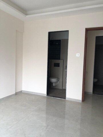 Room in 3 BHK Apartment at Je And Vee Om Trimurti, Malad East – for Rent